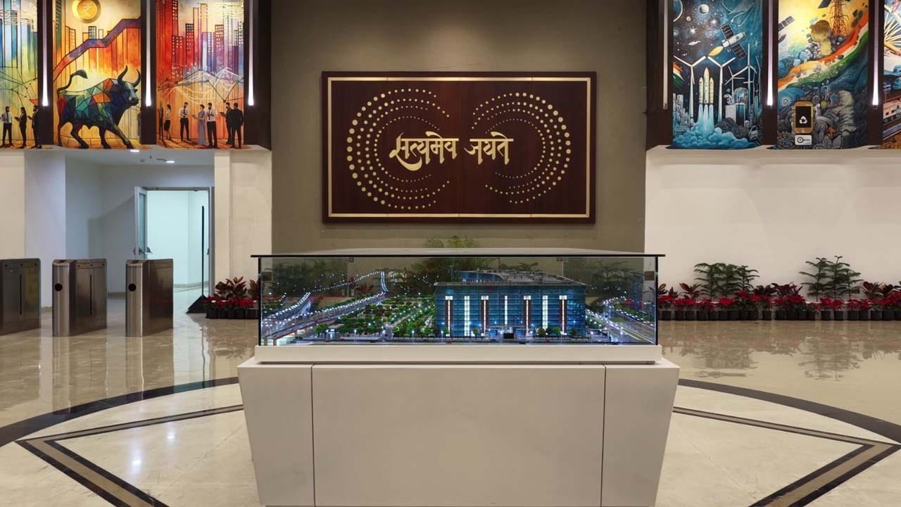  మార్చి 8న ప్రధాని నరేంద్ర మోదీ ఈ ప్రాజెక్టులో భాగంగా నిర్మించిన 2,722 కొత్త ఫ్లాట్లను ప్రారంభించనున్నారు. అలాగే 6,632 కొత్త ఫ్లాట్ల నిర్మాణానికి శంకుస్థాపన చేయనున్నారు. ఈ పనులు జనరల్ పూల్ రెసిడెన్షియల్ అకమోడేషన్ (GPRA) పునర్వికాస ప్రణాళిక కింద సరోజిని నగర్, నేతాజీ నగర్, కస్తూర్బా నగర్, శ్రీనివాసపురి ప్రాంతాల్లో జరుగుతున్నాయి.