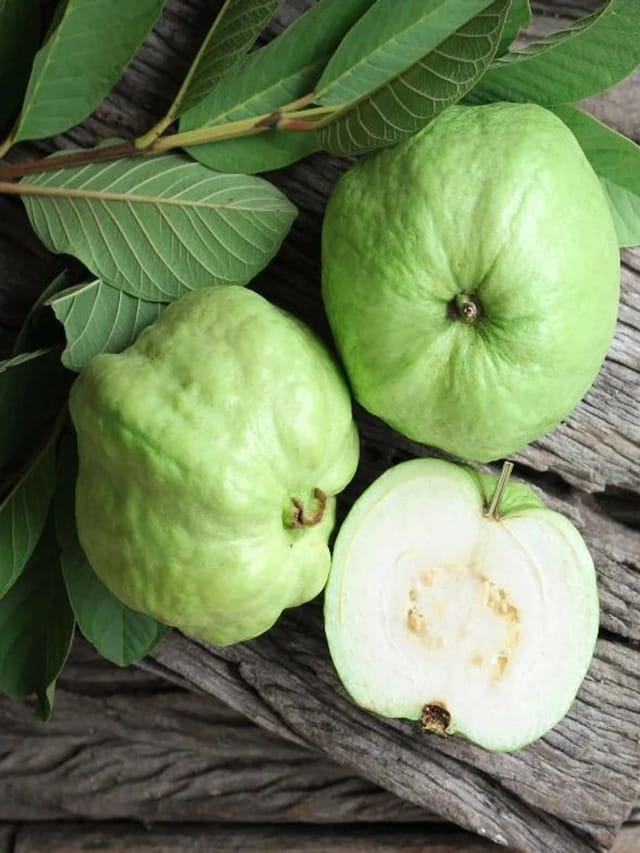 రాత్రి వేళల్లో ఈ పండ్లు ఎందుకు తినకూడదు..?