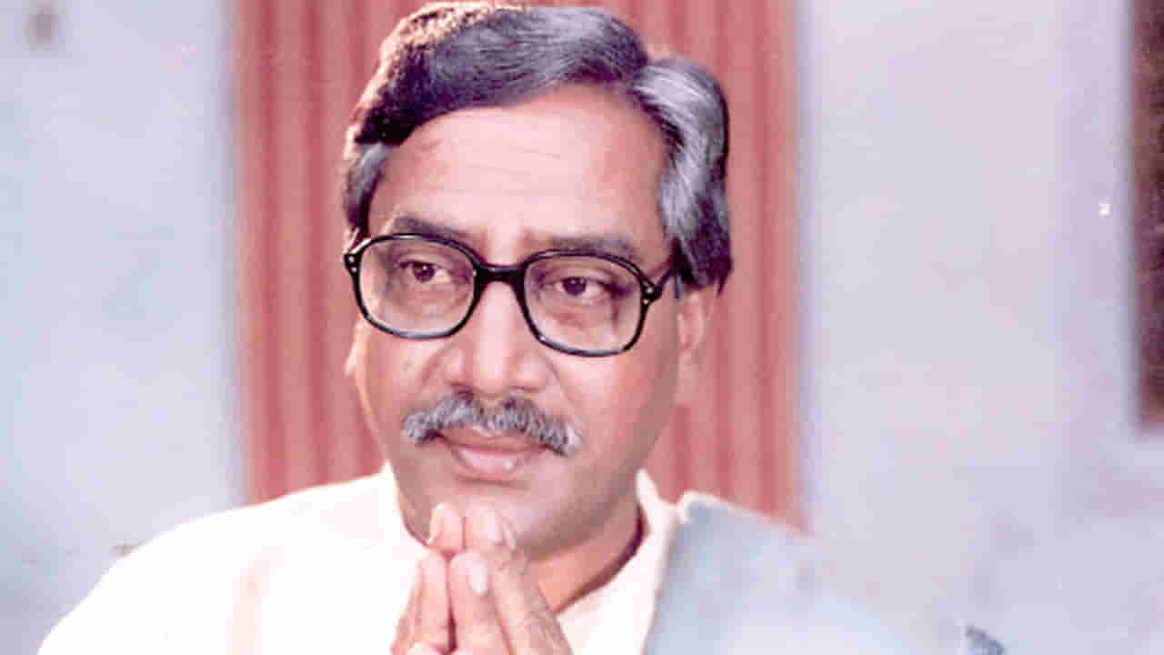 Tollywood : అమీర్ పేట్ మెట్రో పక్కన ఉన్న సారథి స్టూడియో మాదే.. కానీ.. టాలీవుడ్ నటుడు..