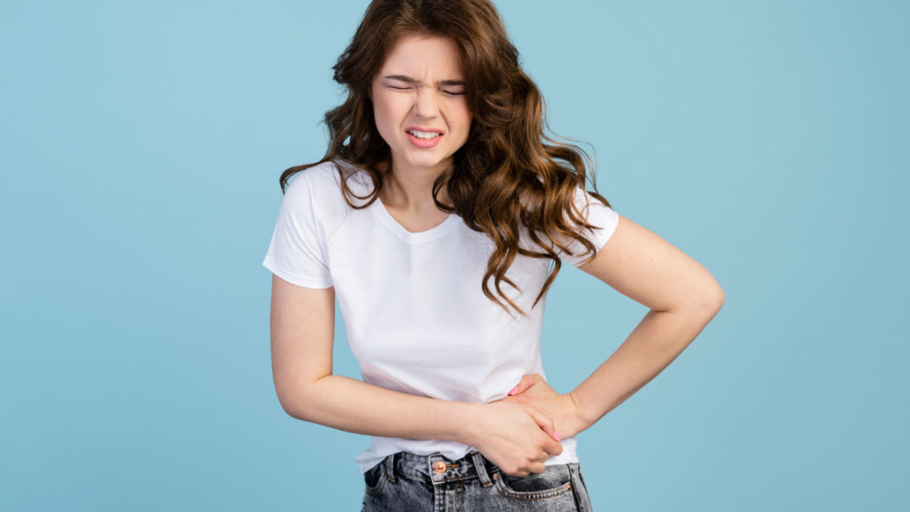  కిడ్నీలో రాళ్ళు : కిడ్నీలో స్టోన్స్ ఉన్నవారు సపోటాను దూరం పెట్టాలి.  ఎందుకంటే వీటిలో ఉండే ఫైబర్  మనుషులకి లేని పోనీ సమస్యలను తెస్తుంది. కాబట్టి, వీళ్ళు ఎంత తక్కువ తీసుకుంటే అంత మంచిది. 