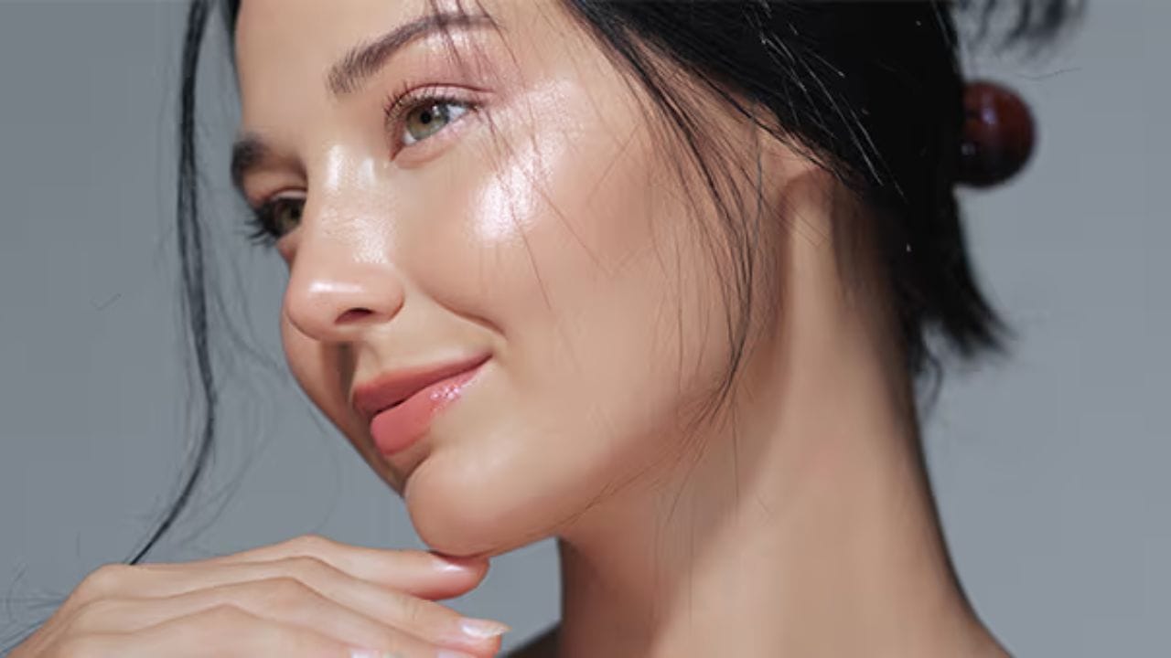 Glowing Skin: సమ్మర్లో ఫేస్ నల్ల బడుతుందా.. ఈ ఒక్క ఫేస్ప్యాక్తో క్షణాల్లో మెరిసేలా చేయండి!