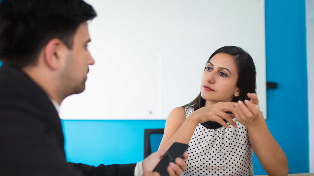 అబద్ధం చెప్పేవారిని సింపుల్‌గా ఇలా కనిపెట్టేయండి.. సైకాలజీ ట్రిక్స్ ఇవే..