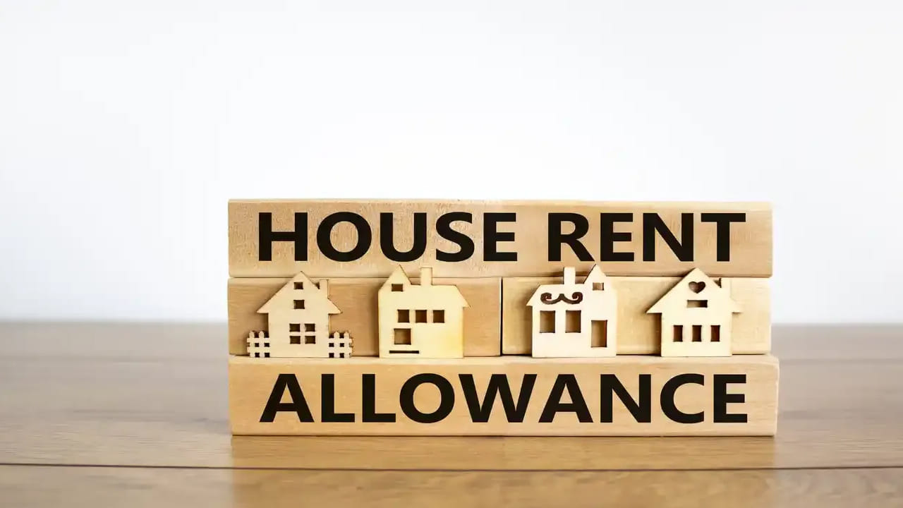 ఎలక్ట్రిక్ వెహికల్స్‌ను రాయితీ ప్రయోజనాల విలువ నిర్ధారణ నిబంధనల కిందకు తీసుకొచ్చింది. దీని వల్ల కంపెనీలు అందించే ఈవీ అలవెన్సులపై పన్ను మినహాయింపు ఉంటుంది. ఈవీ వెహికల్ ఖర్చును కంపెనీ చెల్లిస్తుంటే.. నెలకు రూ.5 వేలు ప్రయోజనం లభిస్తుంది. ఇక డ్రైవర్‌కు అదనంగా రూ.3 వేల ప్రయోజనం ఉంటుంది.