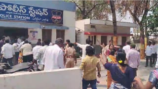 భార్యాభర్తల గొడవ అంటే ఇలా ఉంటుందా..? స్టేషన్‌లోనే పొల్లు పొల్లు కొట్టుకున్నారు మావ.. వీడియో