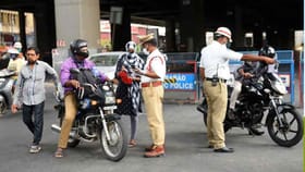 వాహనదారులకు బిగ్‌ అలర్ట్.. అవి లేకుండా రోడ్లపైకి వస్తే మీ బండ్లు