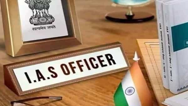 IAS Salary: శిక్షణ సమయంలో IAS అధికారికి ఎంత సాలరీ వస్తుంది? జాబ్లో చేరాక ఎంత?