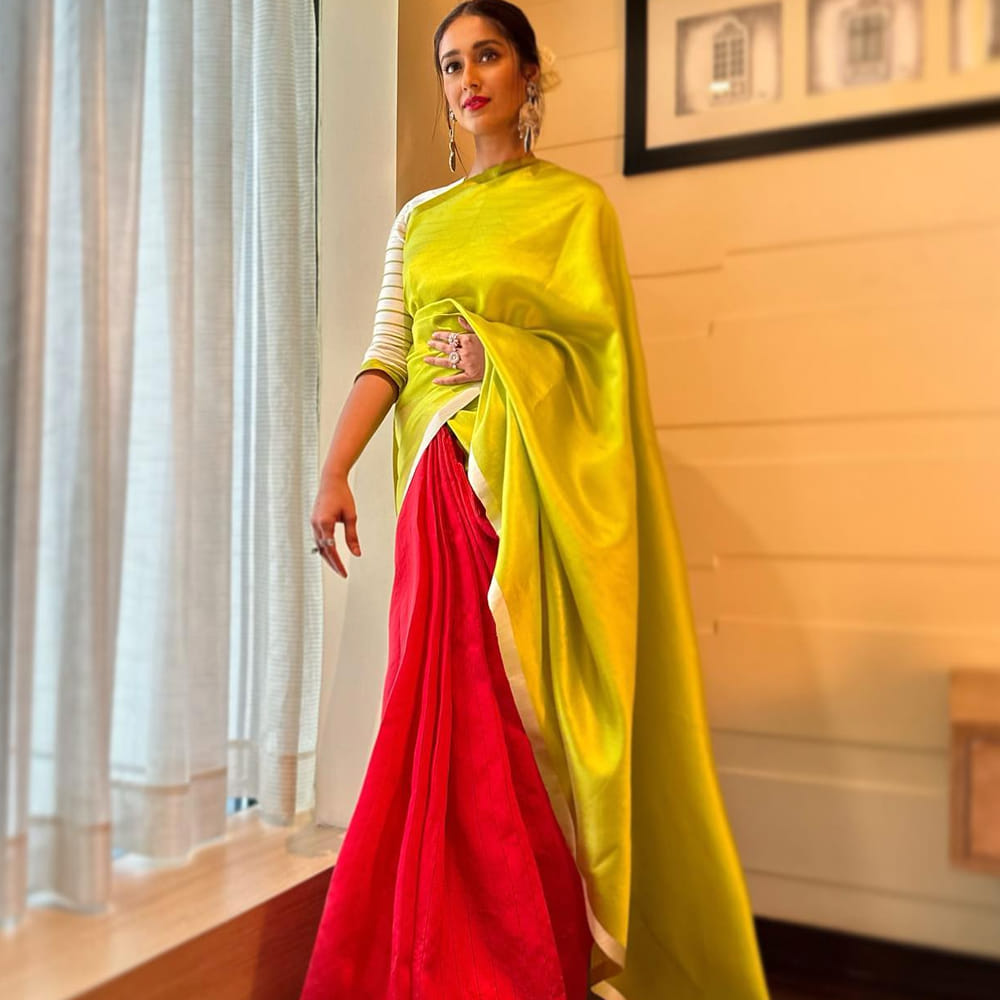 2006లో ‘దేవదాసు’ సినిమాతో తెలుగు చిత్ర పరిశ్రమలోకి అడుగుపెట్టిన ఇలియానా దశాబ్ద కాలంగా వెనుదిరిగి చూసుకోలేదు. మహేష్ బాబు, జూనియర్ ఎన్టీఆర్, అల్లు అర్జున్, ప్రభాస్, రవితేజ వంటి తెలుగు స్టార్లతో ఇలియానా స్క్రీన్ షేర్ చేసుకుంది. అయితే ఇలియానా తనకు బాగా డిమాండ్ ఉన్న సమయంలో హఠాత్తుగా తెలుగు చిత్ర పరిశ్రమ నుంచి తప్పుకుంది. కట్ చేస్తే బాలీవుడ్ లో సినిమాలు చేసింది. కానీ అక్కడ సక్సెస్ కాలేదు. ఆతర్వాత ఓ ఫోటోగ్రాఫర్ తో ప్రేమలో పడింది.