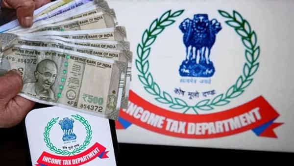 Income Tax: ఐటీఆర్లో చేసే ఈ చిన్న పొరపాటుకు భారీ షాక్.. 200 శాతం జరిమానా!