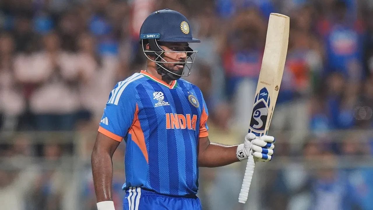 సంజు శాంసన్‌పై ఫైనల్ మ్యాచ్‌లో ఒక పరుగు చేసిన వెంటనే టీ20 అంతర్జాతీయ క్రికెట్‌లో వికెట్ కీపర్‌గా 1,000 పరుగులు చేరుకుంటాడు. ఈ ఘనత సాధించిన రెండవ భారత వికెట్ కీపర్‌గా అతను నిలుస్తాడు. గతంలో, ధోని మాత్రమే ఈ ఘనత సాధించాడు. అతను వికెట్ కీపర్‌గా 1,617 టీ20ఐ పరుగులు చేశాడు.