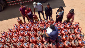 పెట్రోల్‌, డీజిల్‌, గ్యాస్‌ నిల్వలపై కేంద్రం నుంచి మరో అప్డేట్‌!