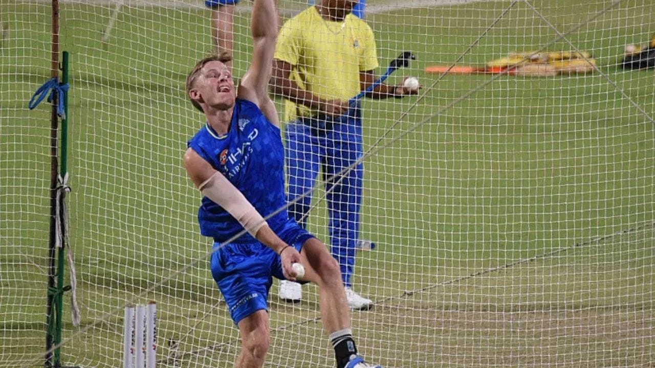 ఈ ఏడాది ఆరంభం నుంచి ఎల్లిస్ కండరాల గాయంతో బాధపడుతున్నాడు. జనవరిలో జరిగిన బీబీఎల్‌లో గాయపడిన ఎల్లిస్, 2026 టీ20 ప్రపంచకప్‌కు ఫిట్‌గా ఉన్నాడు. అతను ఆస్ట్రేలియా తరపున నాలుగు మ్యాచ్‌లలో ఐదు వికెట్లు పడగొట్టాడు. అయితే, ఇటీవల ఆస్ట్రేలియా దేశీయ వన్డే టోర్నమెంట్ ఫైనల్‌లో ఆడిన ఎల్లిస్‌కు ఆ గాయం మళ్లీ తిరగబెట్టింది.