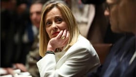 ట్రంప్ యుద్ధం దెబ్బకు మొదటి వికెట్?