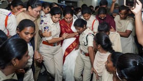 కవిత నిరాహారదీక్ష భగ్నం.. అరెస్ట్ ..!