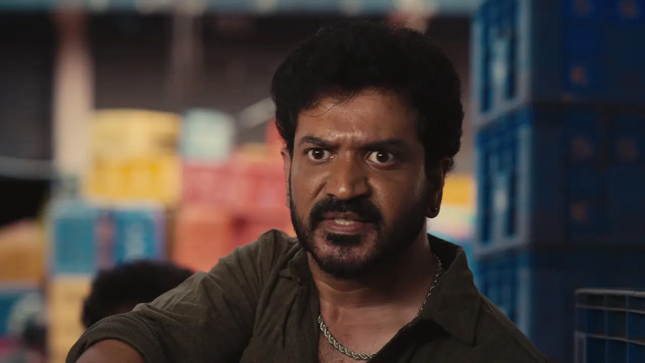  కాసరగోడ్ ఎంబసీ వెబ్ సిరీస్ కు అతీష్ దర్శకత్వం వహించాడు. ఈ వెబ్ సిరీస్‌లో 'మార్కో' ఫేమ్ కబీర్ దుహాన్ సింగ్, అబు సలీమ్, గోవింద్ పాయ్ ప్రధాన పాత్రల్లో నటించగా. సుధీష్, దీపక్ పరంబోల్, రోనీ డేవిడ్, దినేష్ ప్రభాకర్ ఇతర కీలక పాత్రలు పోషించారు. హీరాజ్ పీహెచ్ ఈ సిరీస్‌కు కథ అందించగా, రతీష్ వేగ సంగీతం సమకూర్చారు.