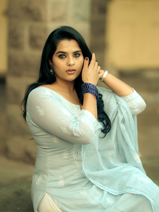 సినిమాలు లేకపోయినా… క్రేజ్ కు మాత్రం ఢోకా లేదు.!