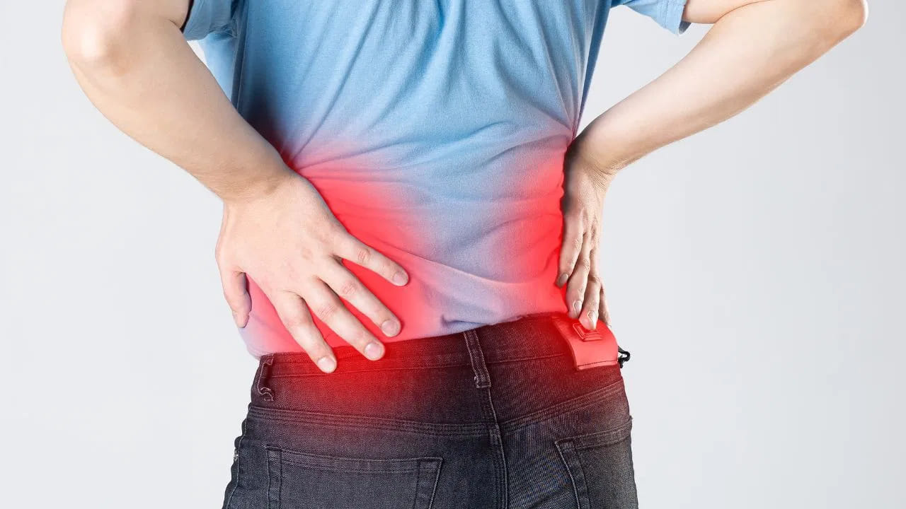 ఇటీవల మూత్రపిండాల్లో రాళ్ల సమస్య ఎక్కువగా కనిపిస్తోంది, ముఖ్యంగా యువతలో కూడా. దీని ప్రధాన కారణాలు క్రమరహిత జీవనశైలి, చెడు ఆహారపు అలవాట్లు అని నిపుణులు చెబుతున్నారు. అందుకే, ఆహారంలో జాగ్రత్తలు తీసుకోవడం చాలా అవసరం, లేకపోతే రాళ్ల పరిమాణం, సంఖ్య పెరగవచ్చు. చిన్న రాళ్లను మందులతో తొలగించవచ్చు, కానీ పెద్దవి ఉంటే శస్త్రచికిత్స అవసరం అవుతుంది. ప్రజల్లో పాలు, కాల్షియం గురించి కొన్ని అపోహలు ఉన్నాయి. వాటి గురించి ఇప్పుడు తెలుసుకుందాం. 
