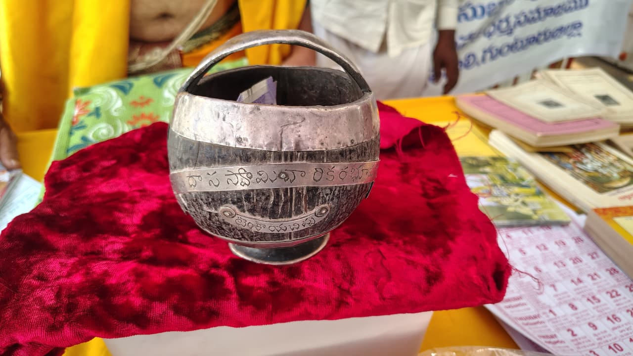 ఇదే అంశంపై ఆయన వంశీకులను అడగగా ప్రస్తుతం వావిల కొలను సుబ్బారావు గారు చేసిన త్యాగానికి ఇక్కడ ఫలితం లేదని కనీసం ఆయనను ఇక్కడ తలుచుకోవడం కూడా లేదని ఆయన వంశీకులు అంటున్నారు. 1920 వ సంవత్సరంలో ఇబ్బందుల్లో ఉన్న దేవాలయాన్ని పునర్నిర్మాణంలో కీలకపాత్ర వహించిన వ్యక్తిని మరిచారని ప్రభుత్వం ఎప్పటికైనా గుర్తించి వావిల కొలను  సుబ్బారావు గారిని గుర్తించాలని వారు అంటున్నారు.