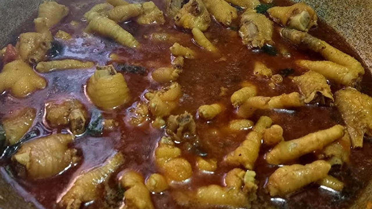 కోడి కాళ్లేగా అని తీసిపారేయకండి.. పవర్‌ఫుల్.. పులుసు ఇలా చేశారంటే గిన్నెలు ఊడ్చాల్సిందే మావ..