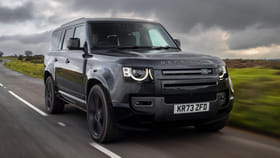 డిఫెండర్ కొనాలంటే ఎంత జీతం ఉండాలి?