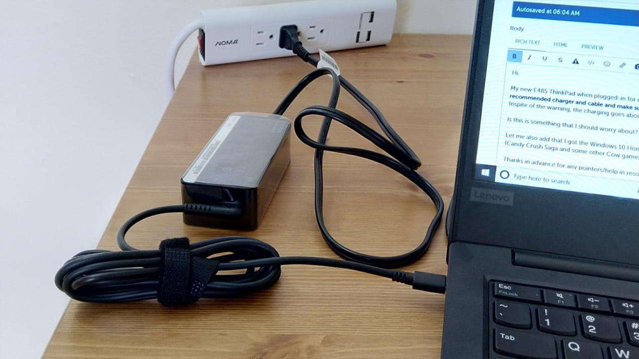 ఛార్జింగ్ చేస్తున్నప్పుడు భారీ ప్రోగ్రామ్లను రన్ చేయవద్దు.. మీ ల్యాప్టాప్ ఛార్జ్ అవుతున్నప్పుడు గేమ్స్ ఆడటం లేదా వీడియోలను ఎడిట్ చేయడం వల్ల అది విపరీతంగా వేడెక్కుతుంది. ప్రాసెసర్, బ్యాటరీ అవసరానికి మించి ఎక్కువ ఒత్తిడిని ఎదుర్కొంటూ, అధికంగా పనిచేస్తాయి. మీరు ఛార్జింగ్ పెడుతున్నప్పుడు, వస్తువులను తేలికగా ఉంచడానికి ప్రయత్నించండి లేదా కనీసం గాలి సరిగ్గా ప్రసరించేలా చూసుకోండి.