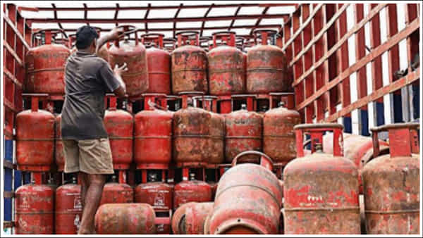 LPG Gas Price: గ్యాస్ సిలిండర్ల ధరలు మరింత పెరుగుతాయా? కారణం తెలిస్తే షాకవుతారు!
