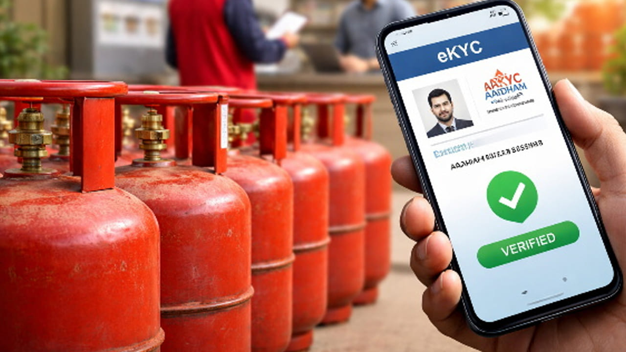 కనెక్షన్ను యాక్టివ్గా ఉంచడం ఎలా?: మీ కనెక్షన్ చాలా కాలంగా నిష్క్రియంగా ఉన్నట్లయితే ఆందోళన చెందాల్సిన అవసరం లేదు. కేవైసీ (KYC) ప్రక్రియను పూర్తి చేయడం ద్వారా మీరు మీ గ్యాస్ సేవను పునఃప్రారంభించవచ్చు. దీని కోసం మీరు మీ గ్యాస్ ఏజెన్సీని సందర్శించి కేవైసీ ఫారమ్ను పూరించాలి. మీరు మీ ఆధార్ కార్డు, బ్యాంకు పాస్బుక్ కాపీని కూడా సమర్పించాల్సి ఉంటుంది. వేలిముద్ర లేదా ముఖ ధృవీకరణ వంటి బయోమెట్రిక్ ధృవీకరణ కూడా అవసరం అవుతుంది. ఈ ప్రక్రియ పూర్తయిన తర్వాత సాధారణంగా 24 నుండి 48 గంటలలోపు మీ గ్యాస్ బుకింగ్ సేవ పునరుద్ధరించబడుతుంది.