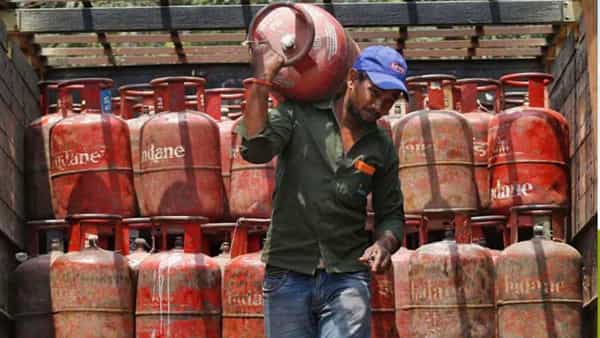LPG Gas: ప్రజలకు బిగ్ న్యూస్.. గ్యాస్ కొరతపై తెలంగాణ సర్కార్ కీలక ప్రకటన..