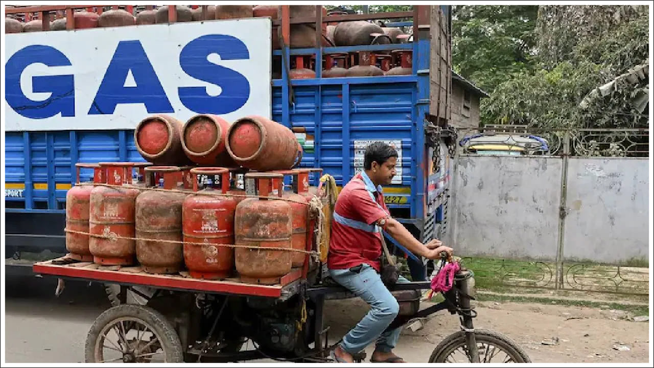 LPG Shortage: ఎల్పీజీ గ్యాస్ గురించి 3 రోజుల్లో ప్రభుత్వం తీసుకున్న 10 సాహసోపేతమైన నిర్ణయాలు ఇవే!