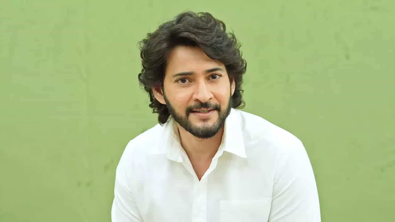 ఫ్యాన్స్ కొట్టుకుంటున్నా, హీరోల మధ్య మాత్రం మంచి బాండింగ్ ఉంటుందని మహేష్ బాబు ఒక ప్రీ-రిలీజ్ ఈవెంట్లో చెప్పిన మాటలు అక్షర సత్యాలు. మహేష్ బాబు బెస్ట్ ఫ్రెండ్స్ లిస్ట్లో పవన్ కళ్యాణ్ పేరు కచ్చితంగా ఉంటుంది. వీరిద్దరి మధ్య ఉన్న స్నేహానికి నిదర్శనమే 2008లో విడుదలైన జల్సా.
