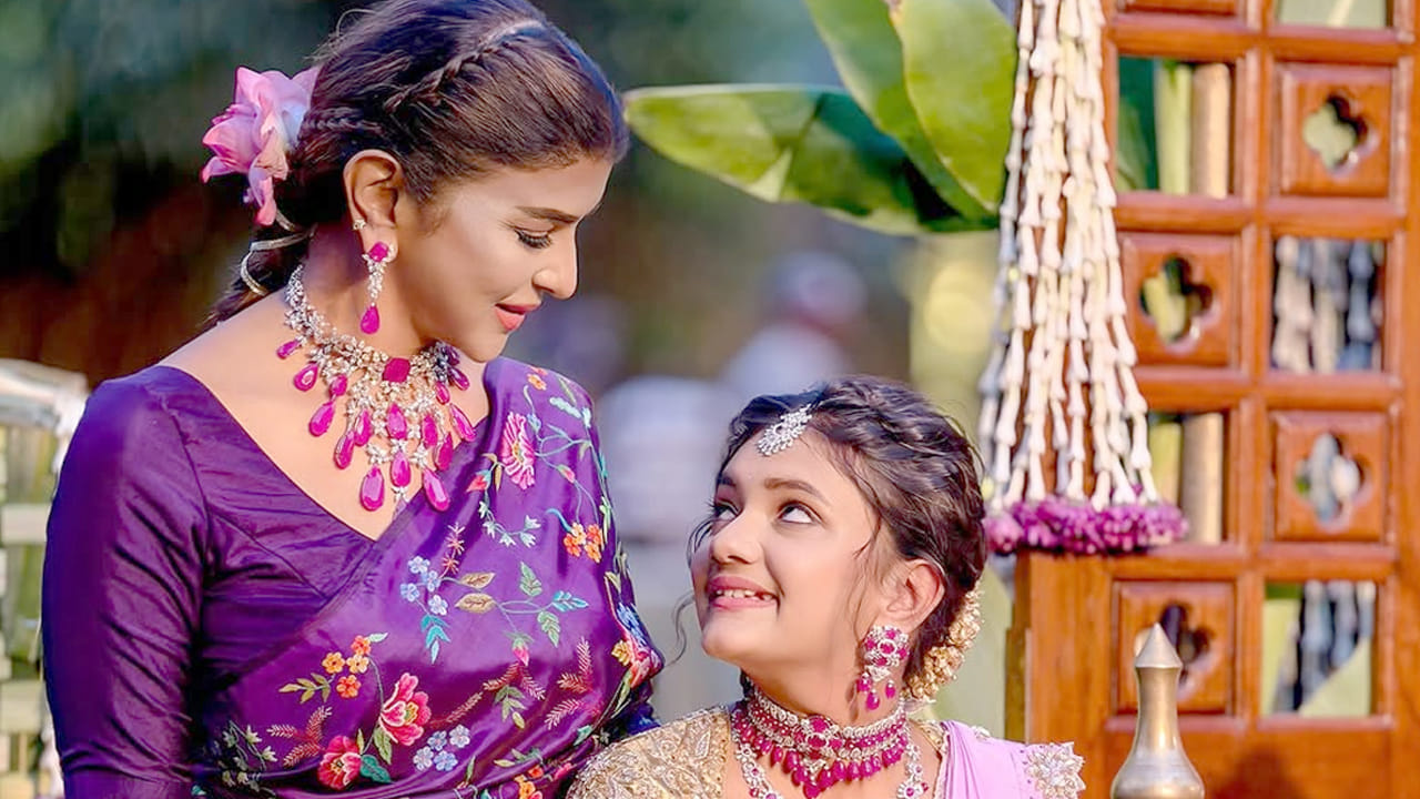  ఇదిలా ఉంటే గతంలోలా మంచు లక్ష్మి పెద్దగా సినిమాల్లో నటించడం లేదు. టీవీ షోలోనూ పెద్దగా కనిపించడం లేదు. ప్రస్తుతం ఎక్కవగా ముంబైలోనే ఉంటోన్న ఆమె అప్పుడప్పుడు మాత్రమ హైదరాబాద్ కు వస్తోంది.
