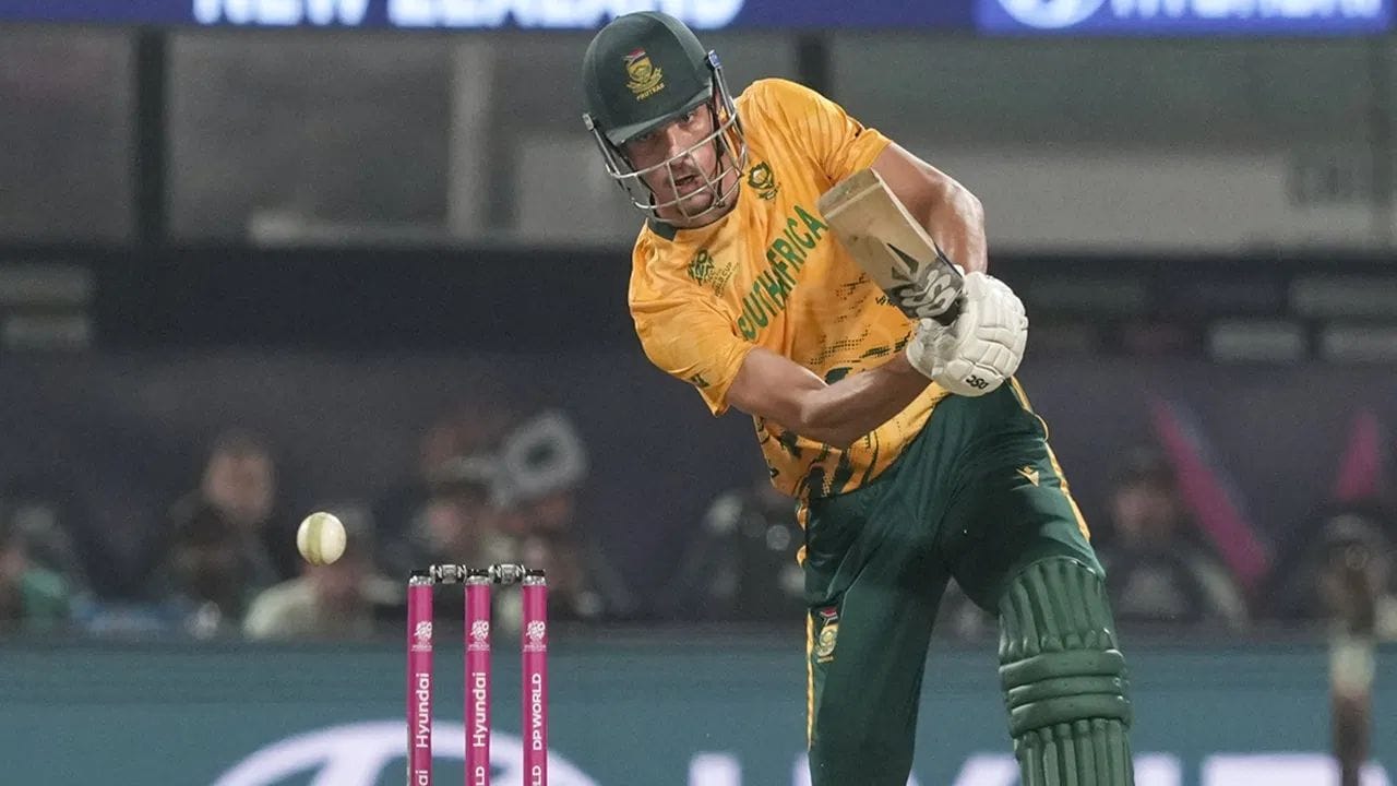 Video: 5 సిక్సర్లు, 2 ఫోర్లు.. తుఫాన్ హాఫ్ సెంచరీతో అరుదైన వరల్డ్ రికార్డ్.. ఎవరంటే?