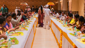 తెలియని పెళ్లిలో భోజనానికి వెళ్తున్నారా.? దొరికితే శిక్ష..