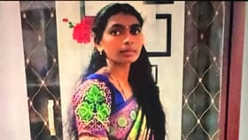 ఇంటి అప్పు తీర్చలేక ఇల్లాలి బలవన్మరణం..!