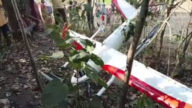 దూరం నుంచి చూసి విమానం అనుకున్నారు.. తీరా దగ్గరకెళ్లగా..