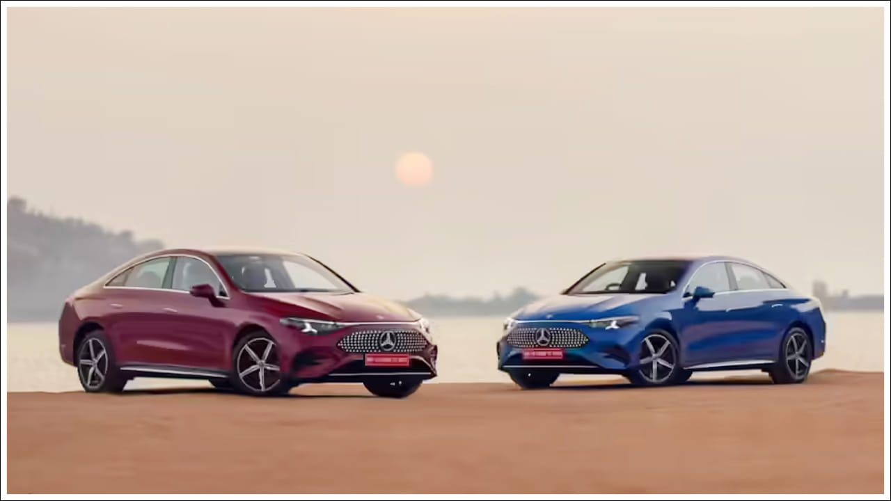  రెండు వేరియంట్లలో అందుబాటులో..: CLA ఎలక్ట్రిక్ కారు రెండు వేరియంట్లలో అందుబాటులో ఉంటుంది. CLA 200 Standard Range, CLA 250+ Long Range. అయితే ధర విషయానికొస్తే దేశవ్యాప్తంగా షోరూమ్ ధరలు ఇలా ఉన్నాయి.  CLA 200 Standard Range – సుమారు రూ.55 లక్షలు, CLA 250+ Long Range – సుమారు రూ.59 లక్షలు. వివిధ రేంజ్ ఆప్షన్లు, ధరలతో రెండు వేరియంట్లను అందించడం ద్వారా ప్రీమియం ఎలక్ట్రిక్ సెడాన్ కొనుగోలు చేయాలనుకునే విభిన్న వర్గాల కస్టమర్లను ఆకర్షించాలనే లక్ష్యంతో కంపెనీ ఈ నిర్ణయం తీసుకుంది.