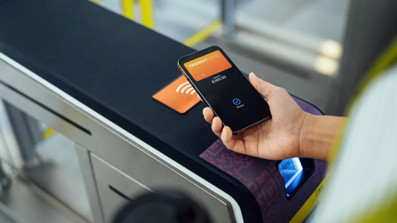 ఆధునిక స్మార్ట్ఫోన్లలో బ్లూటూత్, Wi-Fiలను ఎల్లప్పుడూ ఆన్లో ఉంచడం వల్ల బ్యాటరీ లైఫ్పై పెద్దగా ప్రభావం ఉండదు. ఇది Find My Device, స్మార్ట్ గాడ్జెట్ కనెక్టివిటీ వంటి ఫీచర్లను మెరుగ్గా పని చేస్తుంది. కాబట్టి ఇప్పటి నుండి మీరు బ్యాటరీ లైఫ్ గురించి చింతించకుండా ఈ ఫీచర్లను ఉపయోగించండి.