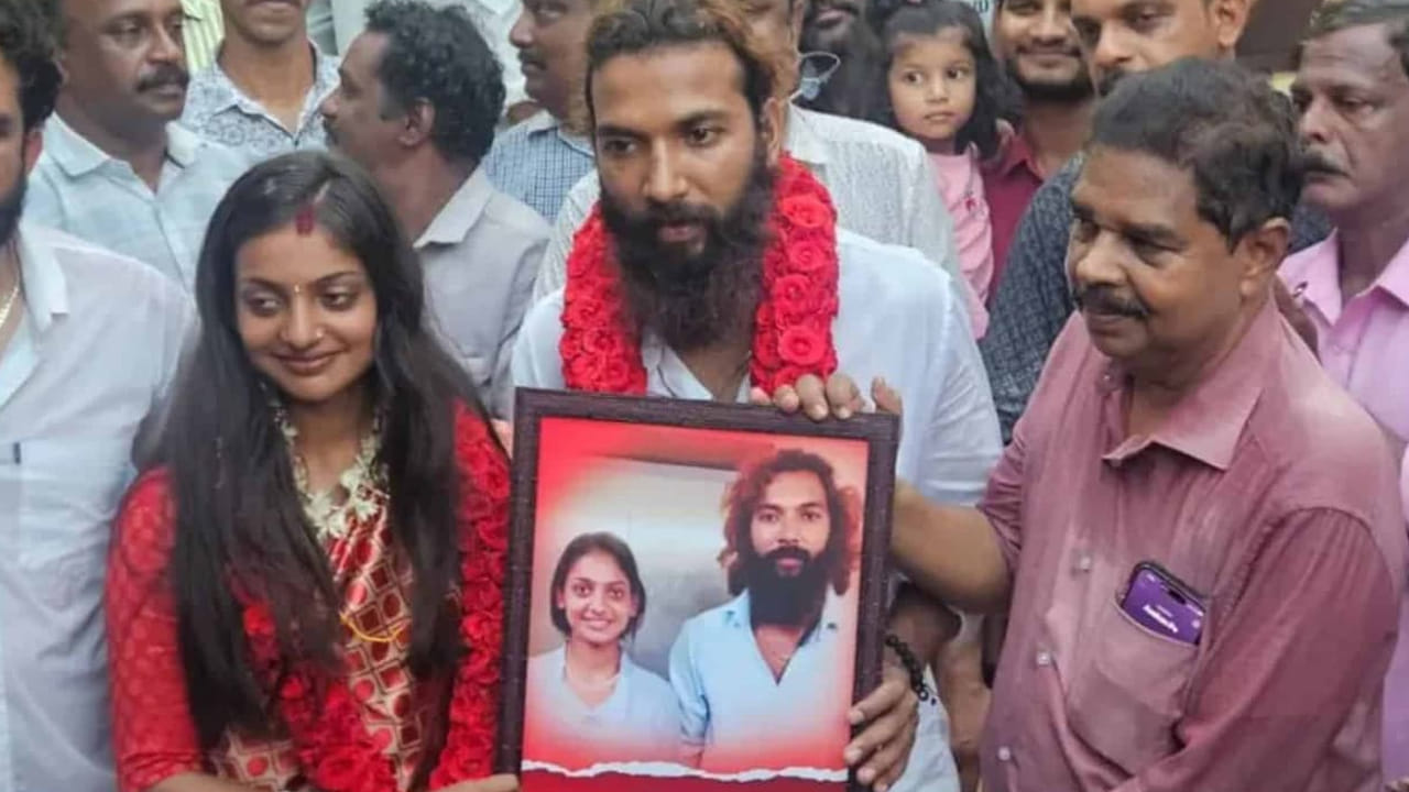 Monalisa: మోనాలిసా ప్రేమ వివాహంపై స్పందించిన తండ్రి.. ఫర్మాన్ ఖాన్ గురించి సంచలన విషయాలు బయటపెట్టాడుగా