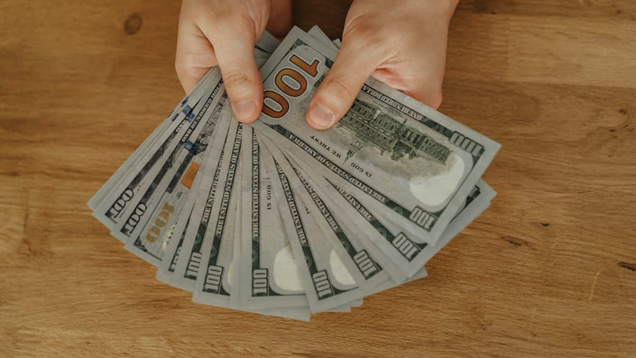 సోమాలిలాండ్ లో ఉండే మనీ మార్కెట్ అక్కడ చాలా ఫేమస్. ఇక్కడ కూరగాయల్లాగే డబ్బులు ఎక్స్చేంజ్ చేసి అమ్ముతారు.  