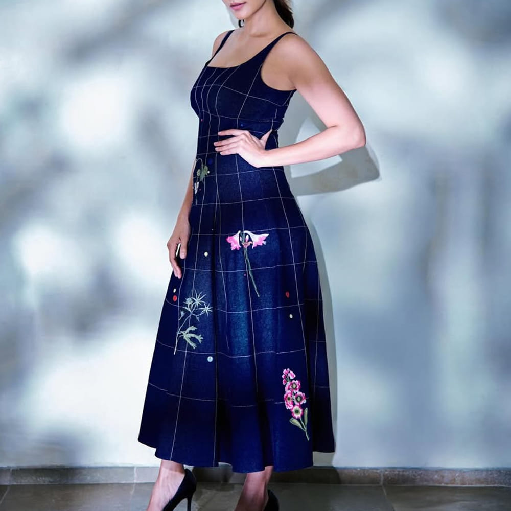 లిప్ లాక్ సీన్స్, రొమాంటిక్ సన్నివేశాలలో నటించనని చెప్పడంతో ఎన్నో అవకాశాలు కోల్పోయానని అన్నారు. చాలా ఆఫర్స్ కోల్పోవడంతో.. చివరకు తన తల్లిదండ్రులను ఒప్పించానని.. ఆ తర్వాత సినిమాల్లో లిప్ లాక్, రొమాంటిక్ సీన్స్ చేశానని చెప్పుకొచ్చింది ఈ ముద్దుగుమ్మ.