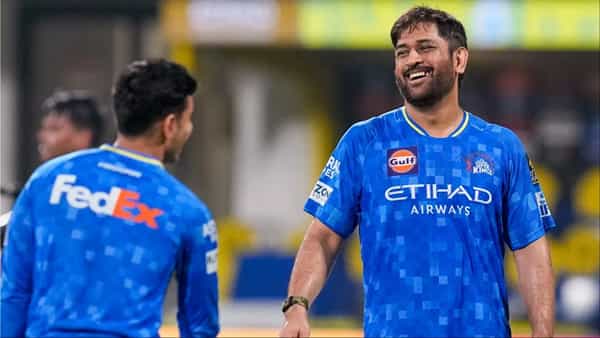 MS Dhoni : హైదరాబాద్కు బయలుదేరిన ధోనీ.. SRHతో మ్యాచ్లో తలా సందడి ఖాయమేనా?