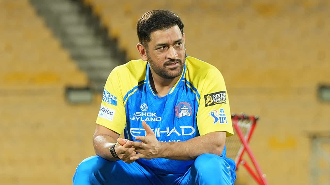 ఐపీఎల్ కోసం అద్భుతంగా సిద్ధమైన ధోనీ, తొలి మ్యాచ్ నుంచే ఆడాలని ఉత్సాహంగా ఉన్నాడు. కానీ, ప్రాక్టీస్ సమయంలో గాయపడిన ధోనీ ఇంకా జట్టులో చేరలేదు. ప్రస్తుతం పునరావాసంలో కోలుకుంటున్న ధోనీ, ఐపీఎల్ తొలి రెండు వారాల పాటు అందుబాటులో ఉండడని ఫ్రాంచైజీ ప్రకటించింది. ఇప్పుడు, అతని ఫిట్నెస్కు సంబంధించి ఒక కొత్త సమాచారం వెలువడింది.