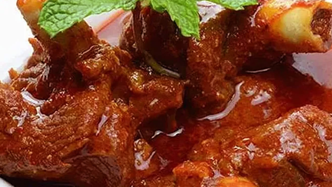 ఈ సారి మేక మాంసం తెచ్చుకునే టప్పుడు మేక ముందు కాళ్ళు తీసుకురావడం అసలు మర్చిపోకండి. ఇది పురుషులు ఆరోగ్యానికి చాలా మంచిదని నిపుణులు చెబుతున్నారు. 
