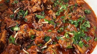 పెరుగుతో వీటిని కలిపి తిన్నారో మీ పని అయిపోయినట్లే.. ఆ సమస్యలు పక్కా..