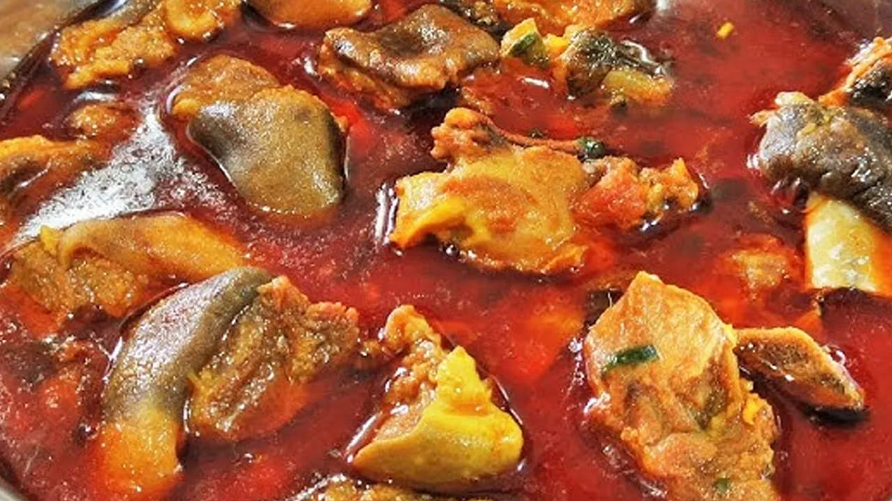 అల్లం వెల్లుల్లి పేస్ట్: మటన్ తలకాయ  మాంసం కూర ఉడికించేటప్పుడు ఒక టేబుల్ స్పూన్ అల్లం వెల్లుల్లి పేస్ట్ వేస్తే మాంసం మెత్తగా అవుతుంది. అలాగే, మంచి రుచి కూడా ఉంటుంది. మీరు కూడా మీ ఇంట్లో ట్రై చేసి చూడండి. 
