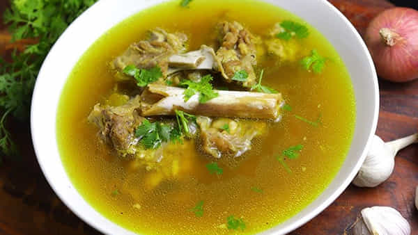 Mutton: వేడి వేడిగా మటన్ సూప్ తెగ లాగించేస్తున్నారా.? జర భద్రం.. వీరికి మాత్రం డేంజర్