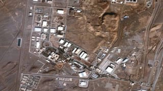 మమ్మల్ని ఎవరేమన్నా.. భారత్‌పైనే అణుబాంబులు వేస్తాం: పాక్ మాజీ హైకమిషనర్ బాసిత్