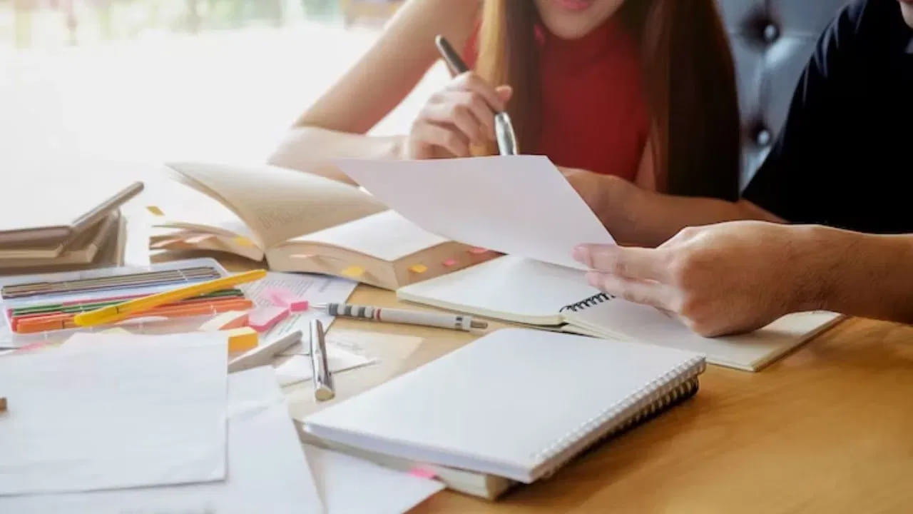 NEET: నీట్ ఎగ్జామ్కు ఇంకా 5 వారాలే.. మెడికల్ సీటు కొట్టాలంటే ఇవి పక్కా ఫాలో అవ్వండి