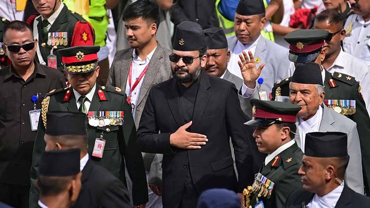 వేద మంత్రోచ్ఛారణ, శంఖనాదం నడుమ నేపాల్ ప్రధానిగా బాలేంద్ర షా ప్రమాణ స్వీకారం..!