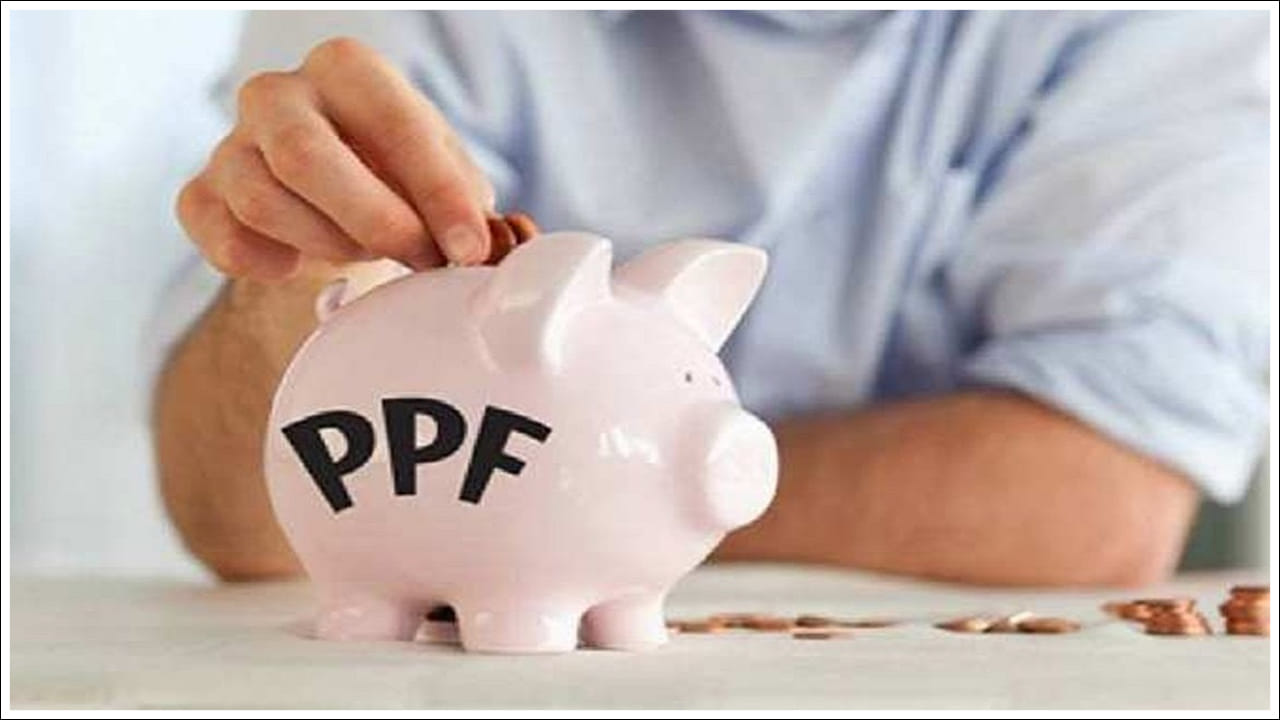  PPF, SSY, NPS పథకాలకు ప్రీమియం చెల్లించండి: పాత పన్ను విధానంలో ఆదాయపు పన్ను చట్టంలోని సెక్షన్ 80C కింద పన్ను ప్రయోజనం అందుబాటులో ఉంది. పీపీఎఫ్‌, సుకన్య సమృద్ధి, NPS మొదలైన పొదుపు పథకాలలో చేసిన పెట్టుబడులపై మీరు పన్ను మినహాయింపును క్లెయిమ్ చేసుకోవచ్చు. మీరు మార్చి 31 లోపు పెట్టుబడి పెట్టాలి. లేకపోతే అది తదుపరి ఆర్థిక సంవత్సరానికి బదిలీ అవుతుంది.