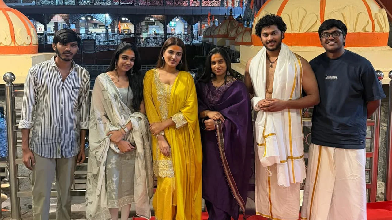  దీని తర్వాత నిధి అగర్వాల్ నుంచి కొత్త సినిమా ప్రాజెక్టు లేమీ అధికారికంగా ప్రకటించలేదు.  దీంతో ఈ అమ్మడు ఆధ్యాత్మిక యాత్రకు శ్రీకారం చుట్టింది.